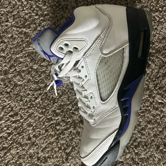 Jordan Retro White and Purple Sneakers - Picture 8 of 13